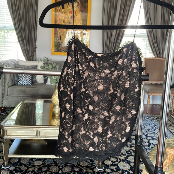 Diane Von Furstenberg lace top size 2 - Picture 3 of 6